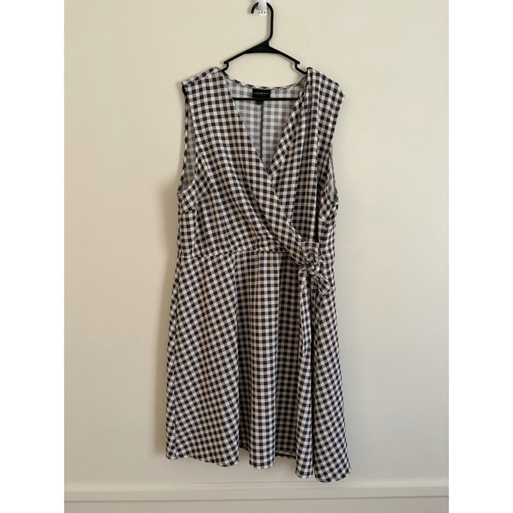 Lane Bryant 22/24 V-Neck Sleeveless Grey Gray  White Checkered Faux Wrap Dress